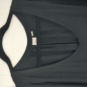 GAP women's black scoop neck Tshirt, Size Med